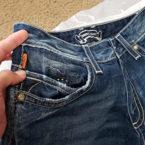 Robin's Jeans - Picture 5 of 7